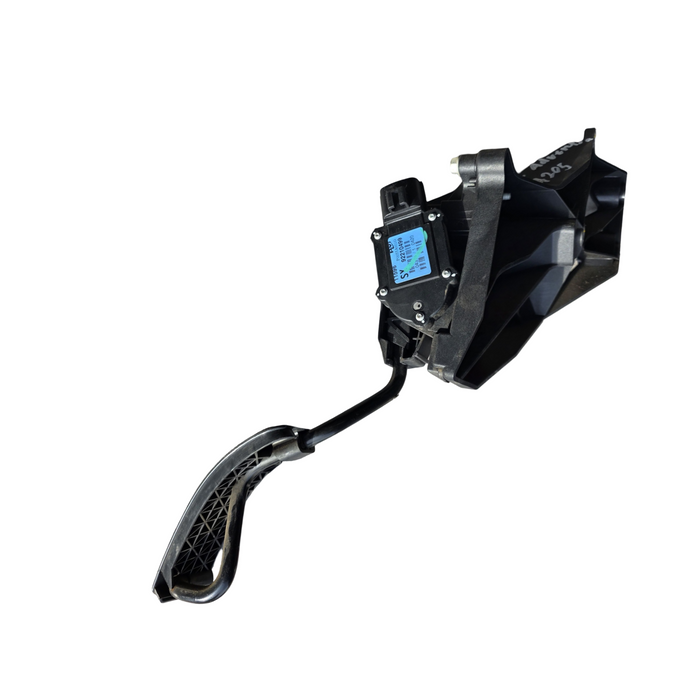A205 - VZ ADVENTRA WAGON - Accelerator Pedal