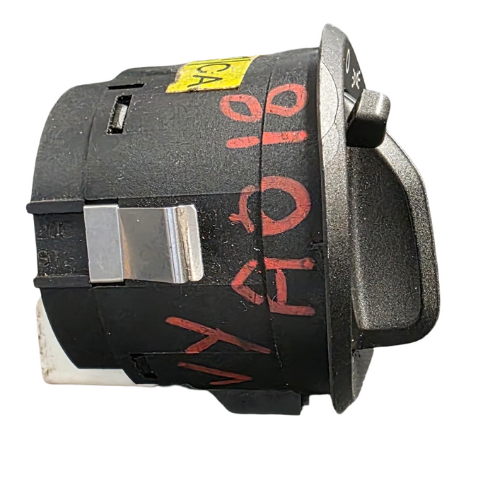 A108 - VZ - Holden Commodore - Headlight switch