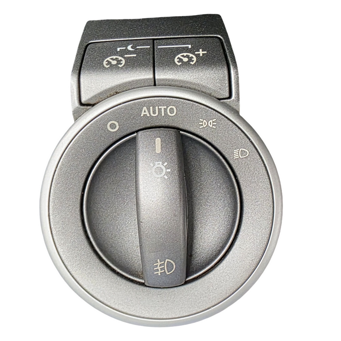Comw7 - VE - Holden Commodore - Headlight Switch - Grey