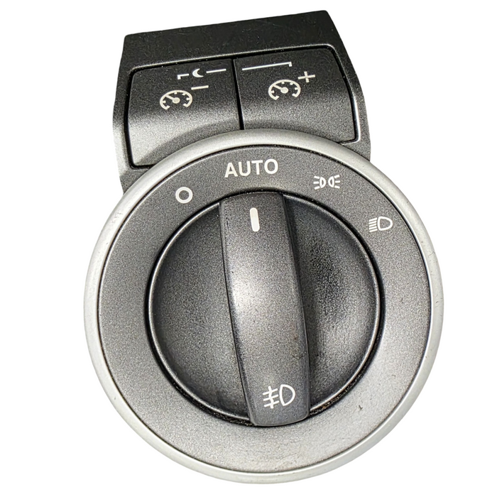 Comw8 - VE - Holden Commodore - Headlight Switch- Grey