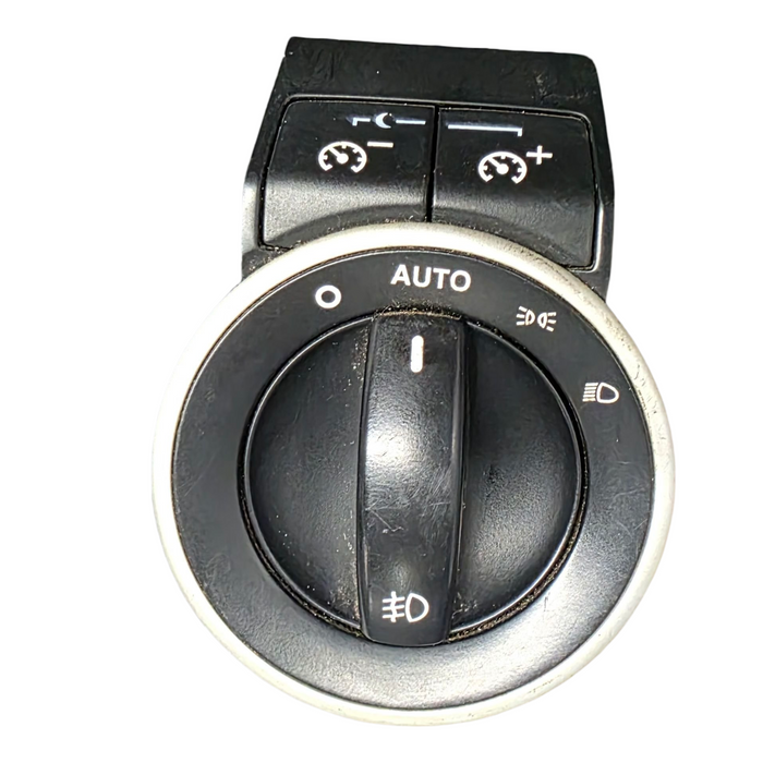 Comw16 - VE - Holden Commodore - Headlight Switch- Grey
