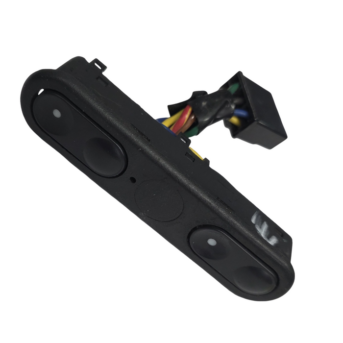 Comw32 - VS Holden Commodore - PWR Window Switch (PASSENGER'S)