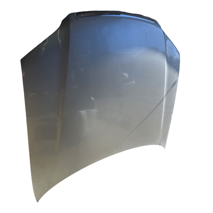 A264 - VE HOLDEN CALAIS - Bonnet with Chrome garnish SILVER #636R