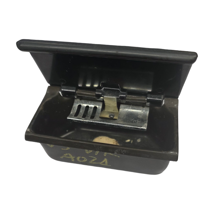 A021 - VS HOLDEN COMMODORE - Door Trim Ashtray