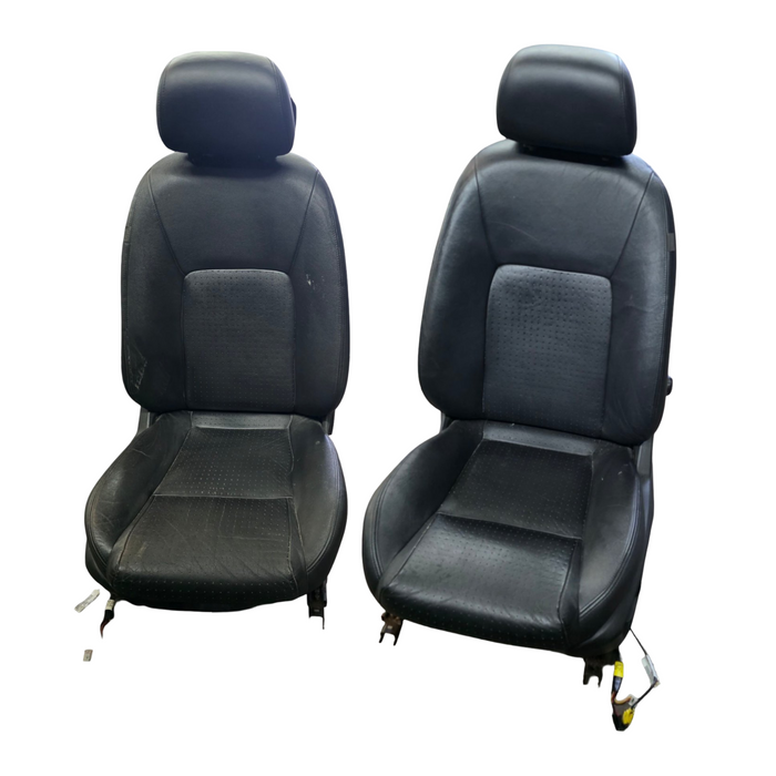 A267 - VE - HOLDEN CALAIS - BLACK LEATHER SEATS - SET OF 2