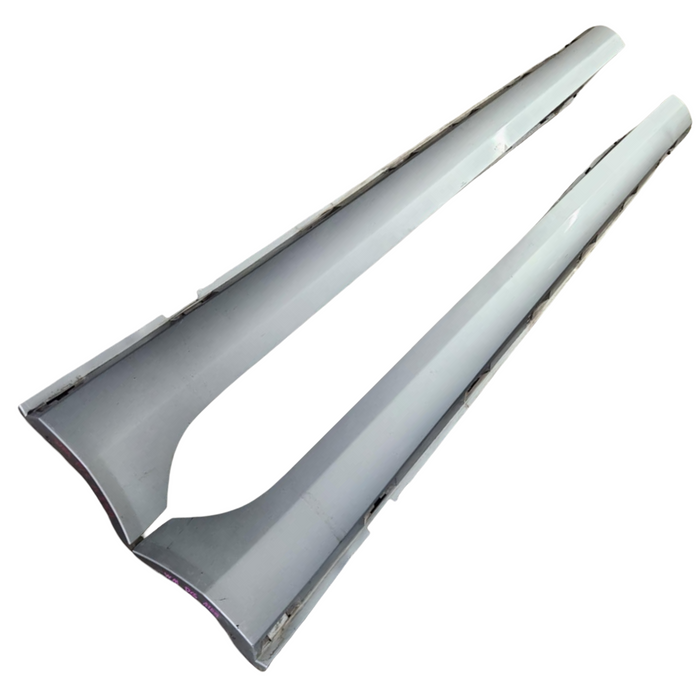 A159 - WM HOLDEN CAPRICE - Sideskirt (PAIR) Switchblade Silver