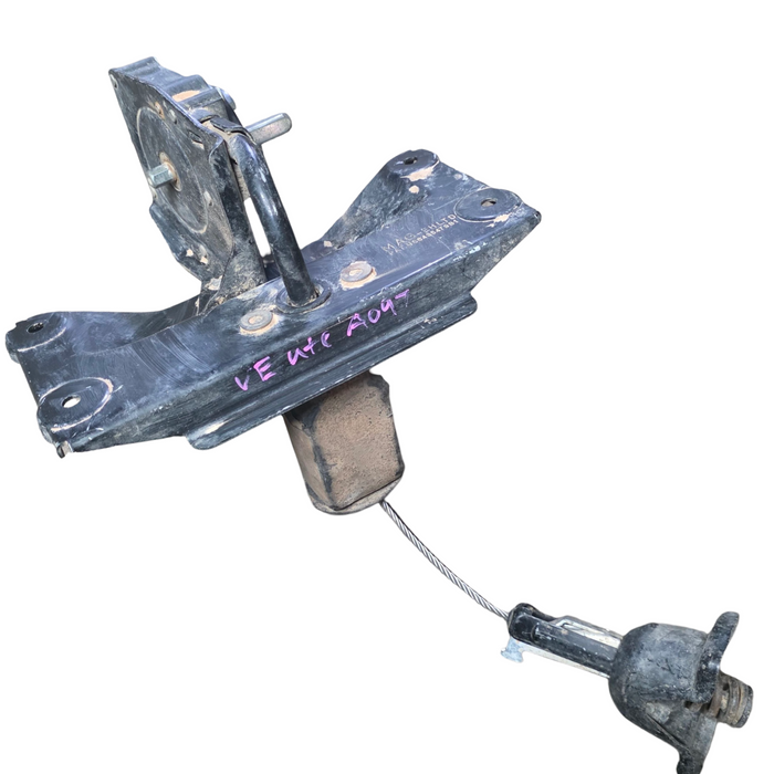 A097 - VE Holden Commodore Utility - Spare Wheel Winch