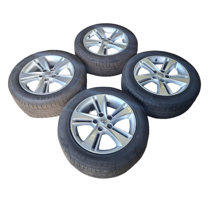 A107 - ZB HOLDEN COMMODORE SEDAN/HATCH - Tyres / Wheel 17" (SET)