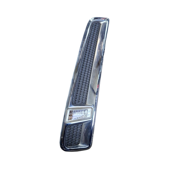 DA001 - VF Holden Commodore - Drivers Side Chrome Guard Blinker