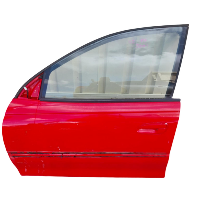 J001 - VZ HOLDEN COMMODORE SV6 - Passenger Front DOOR - PAINT CODE Red