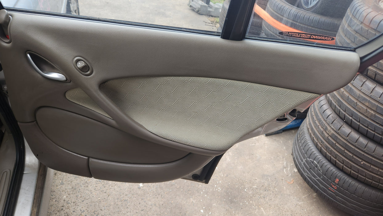 A085 - VY SII Holden Commodore Sedan - Interior door handles (SET)