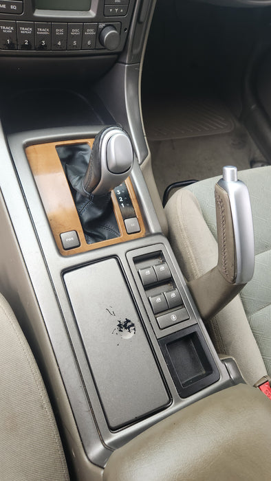 A085 - Vyii Berlina Sedan - Grey Handbrake Lever