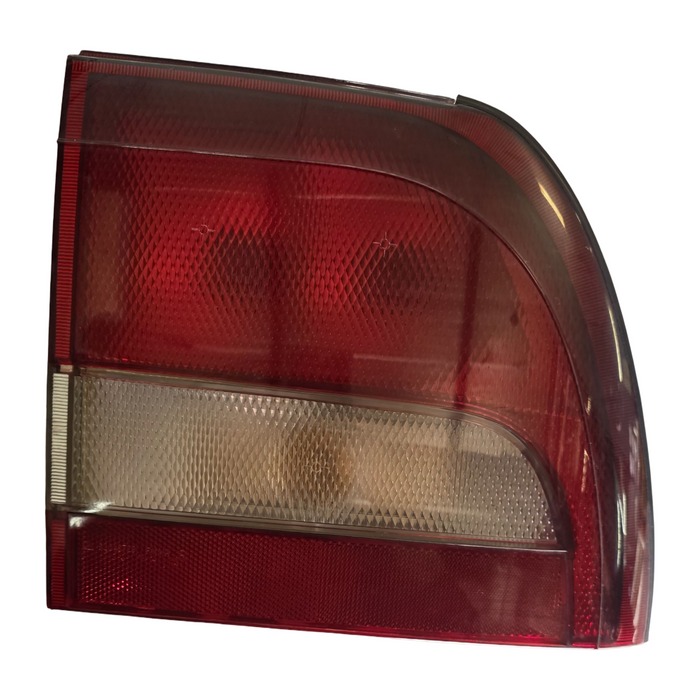 A178 - VR HOLDEN STATESMAN - Taillight w/ Loom (DRIVER'S)