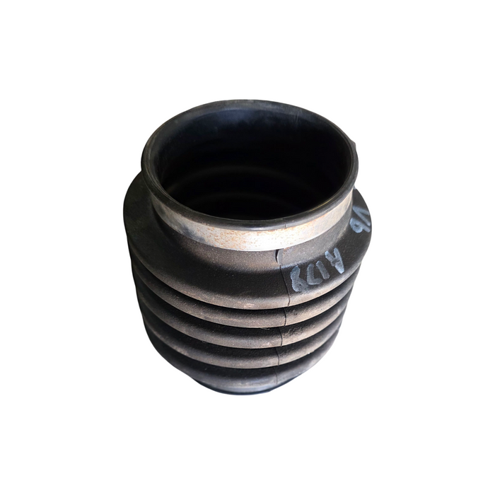 A178 - VR HOLDEN STATESMAN - Air Intake Pipe (SMALL)