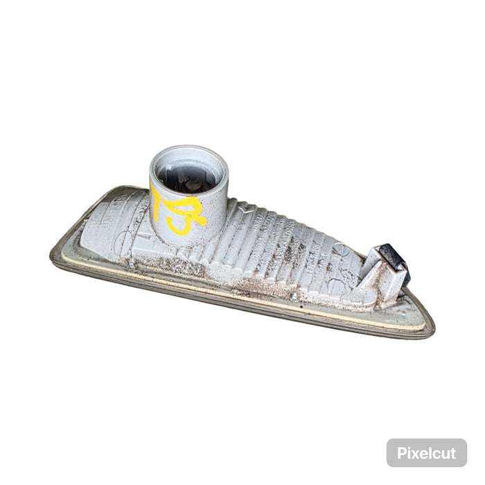 A107 - ZB HOLDEN COMMODORE - Guard Blinker (DRIVER'S)