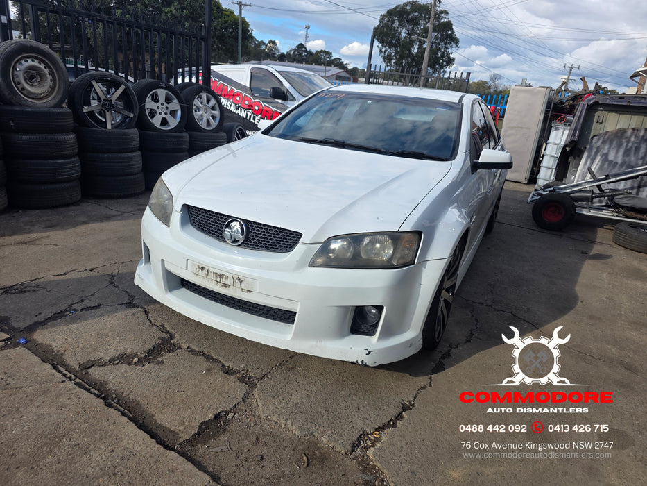 A279 - VE SV6 COMMODORE - FRONT BAR WITH LOWER GRILL AND FOG LIGHTS - HERON WHITE
