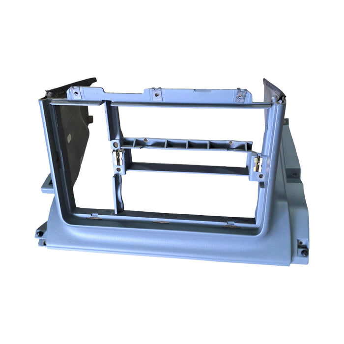 A276 - VS HOLDEN COMMODORE SEDAN - Centre Dash Assembly TRIM CODE: #25i