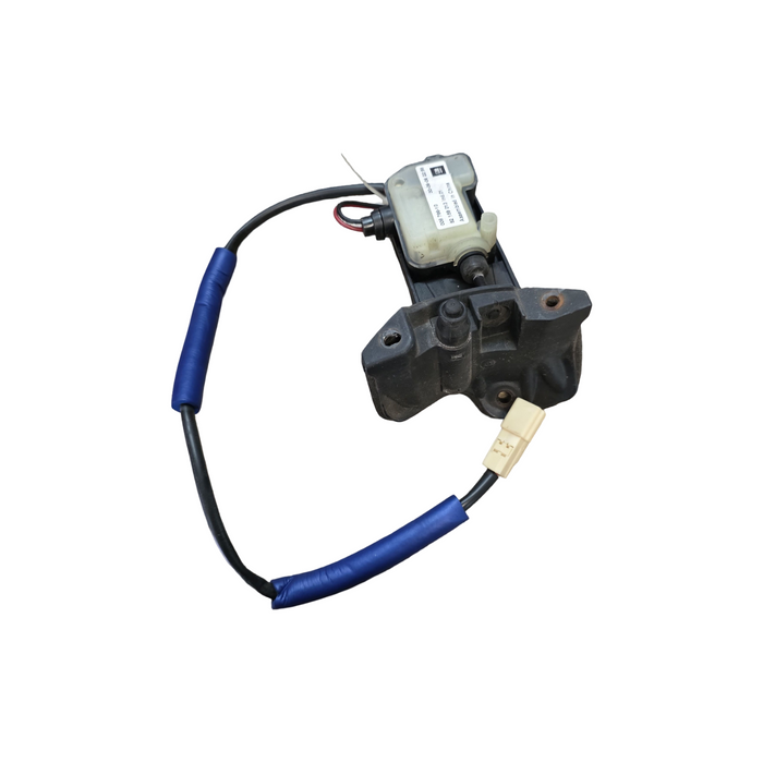 A267 - VE - HOLDEN CALAIS - FUEL FLAP ACTUATOR
