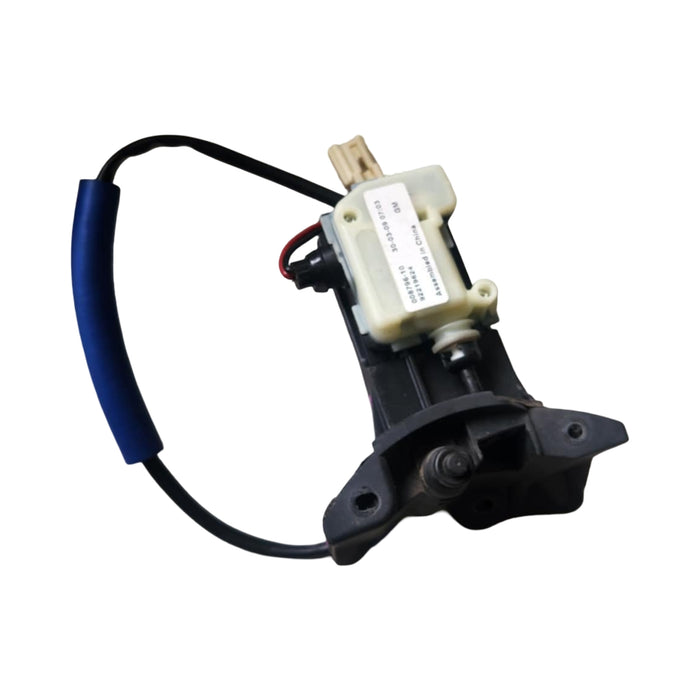 A237 - VE HOLDEN COMMODORE SEDAN - Fuel Flap Actuator