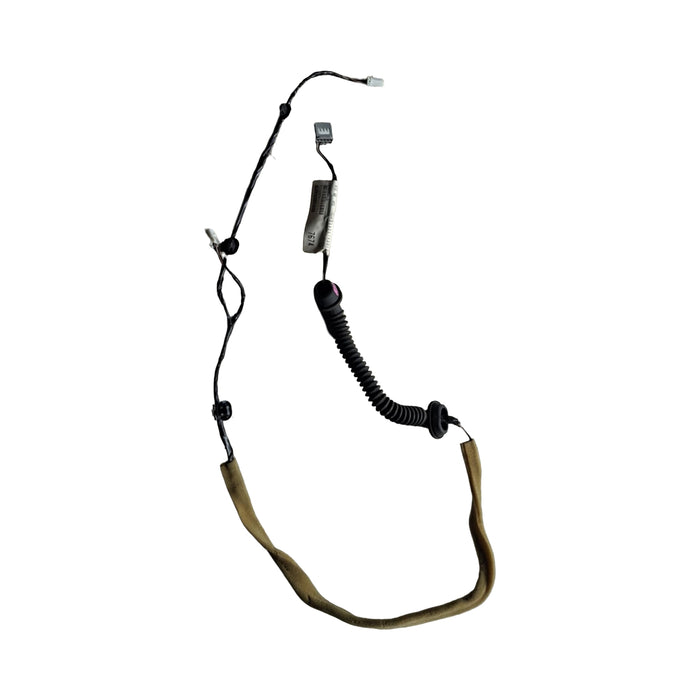 A242 - VE HOLDEN COMMODORE SEDAN - Number Plate Harness