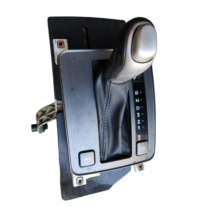 A233 - VZ HOLDEN COMMODORE WAGON - Gear Shifter (V6 AUTO)