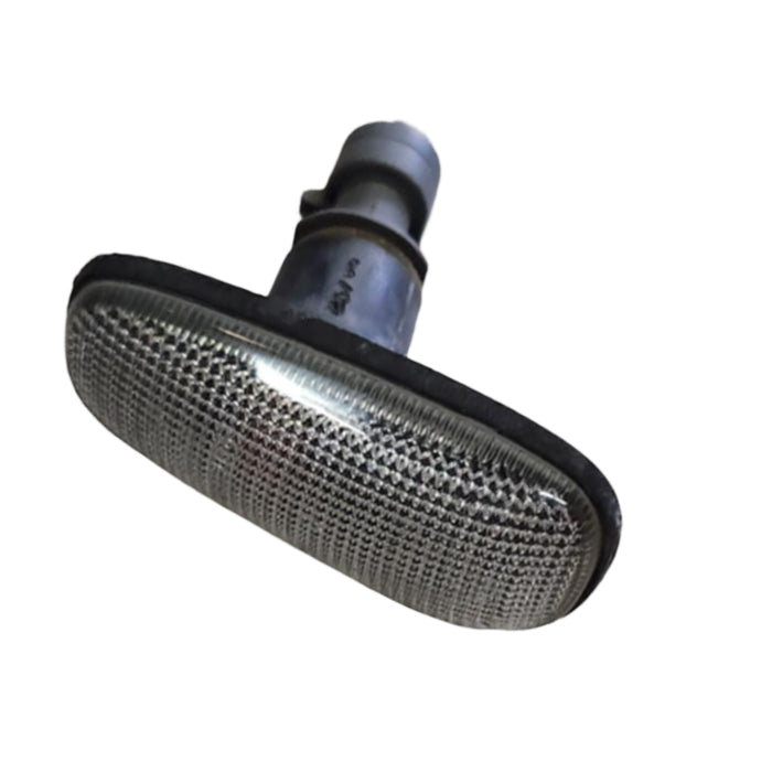 A233 - VZ HOLDEN COMMODORE WAGON - Guard Blinker