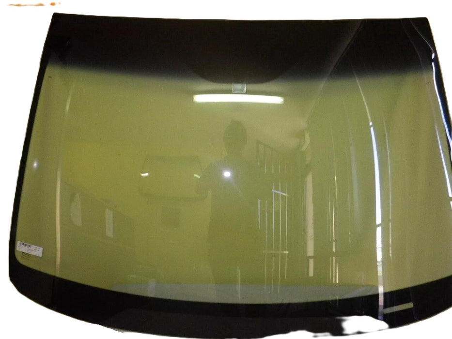VE / WM - Front Windscreen