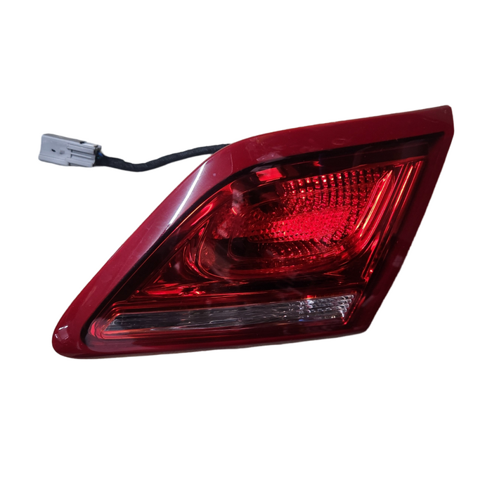 VF Commodore Bootlid Taillight - Driver Side (gu)