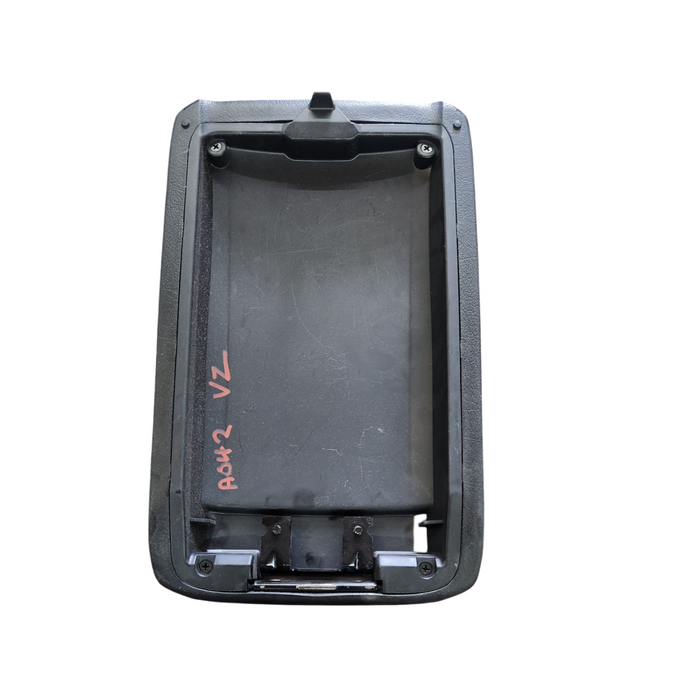 A042 - VZ SEDAN - CENTRE CONSOLE LID