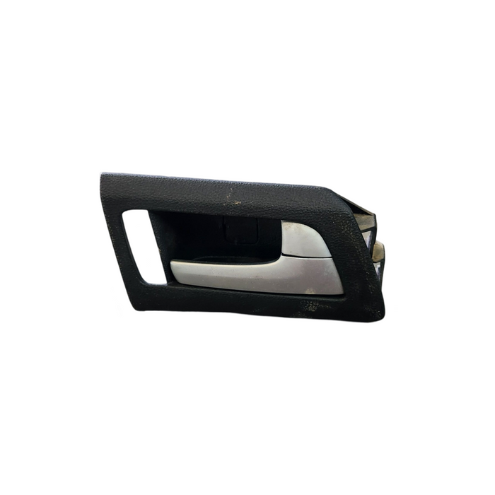 A211 - VE SV6 WAGON - Internal Door Handle Driver's BACK