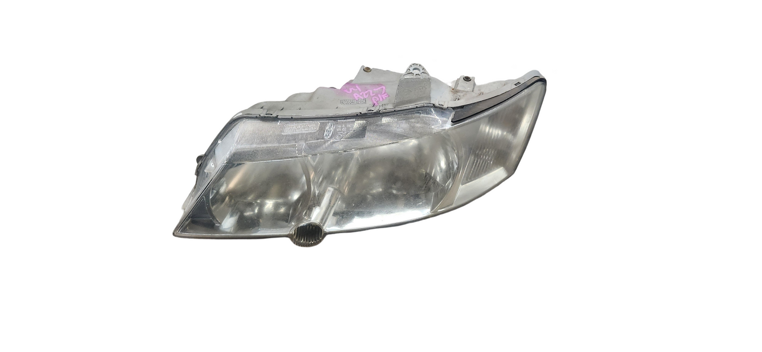 A227 - VY EQUIPE SEDAN - Passenger's Headlight