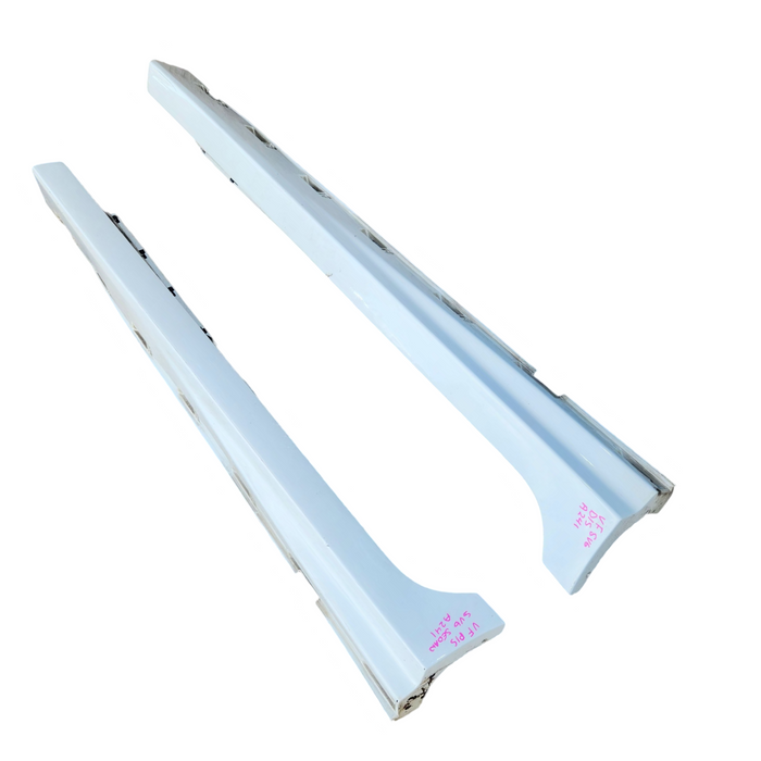 A241 - VF SV6 Holden Commodore Sedan - Sideskirt (PAIR) Herron White