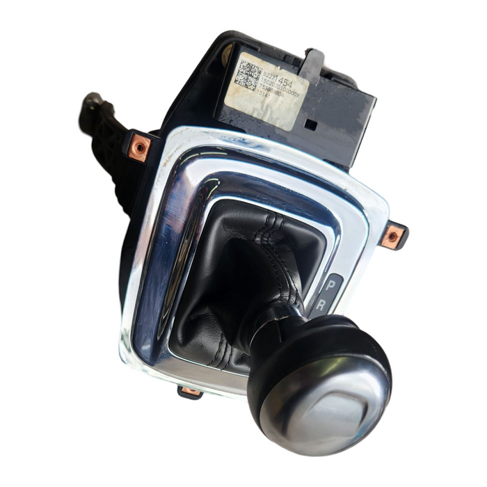 A241 - VF SV6 SEDAN - Gear Shifter V6 AUTO