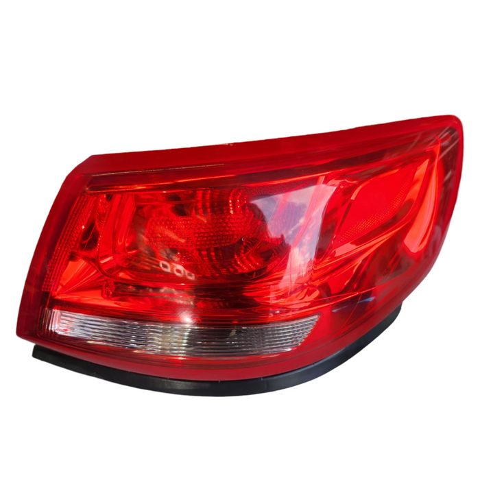 A241 - VF SV6 SEDAN - Taillight Driver's Side