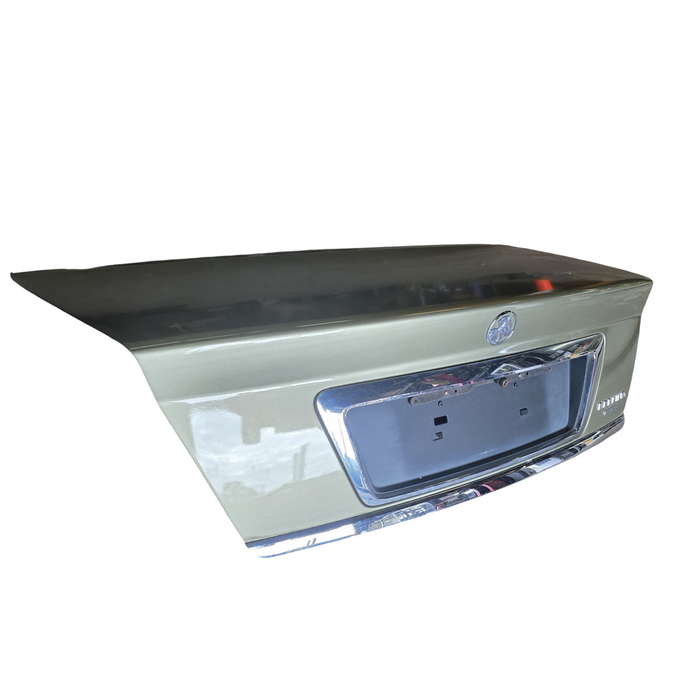 A255 - VY HOLDEN BERLINA SEDAN - Bootlid - MARTINI GREY METALIC #703H