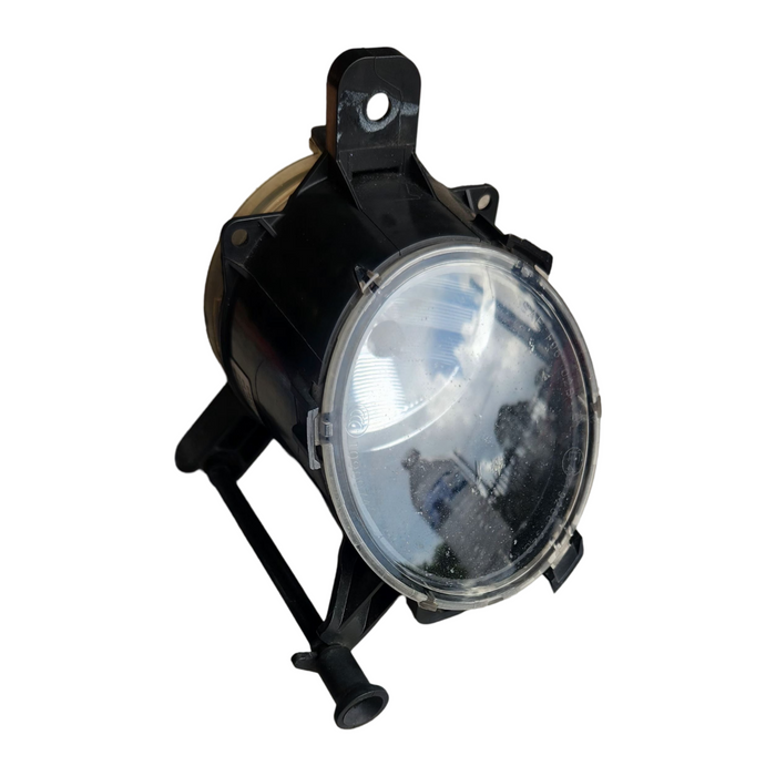 A241 - VF SV6 SEDAN - Fog Light Driver's Side
