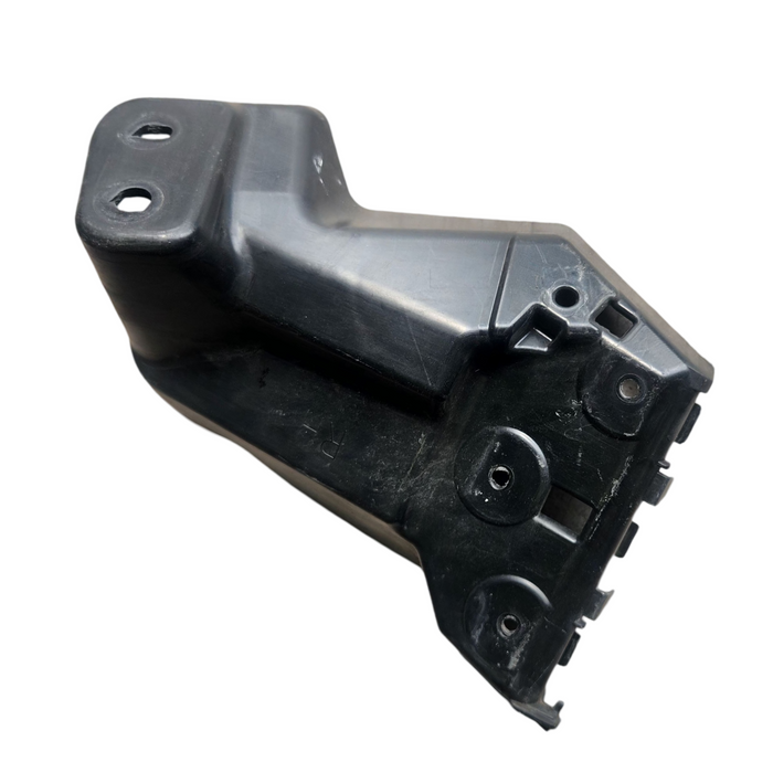 A241 - VF SV6 SEDAN - Front Guard Bracket