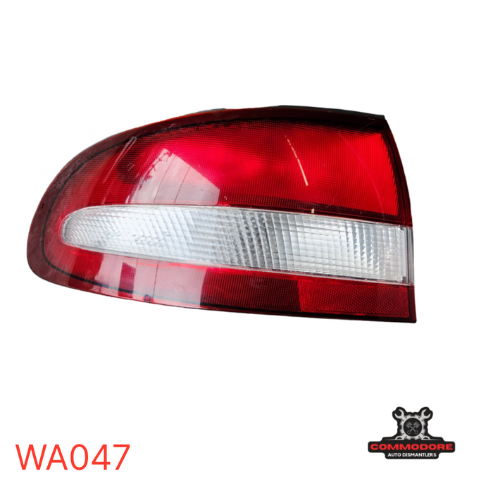 WA047 - VT II SEDAN - TAILLIGHT - PASSENGER SIDE