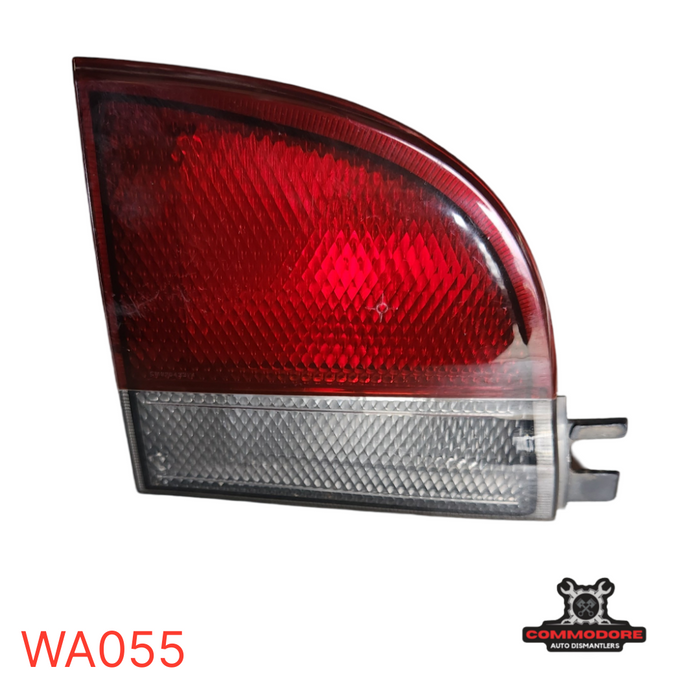WA055- VS BOOTLID TAILLIGHT PASSENGER SIDE