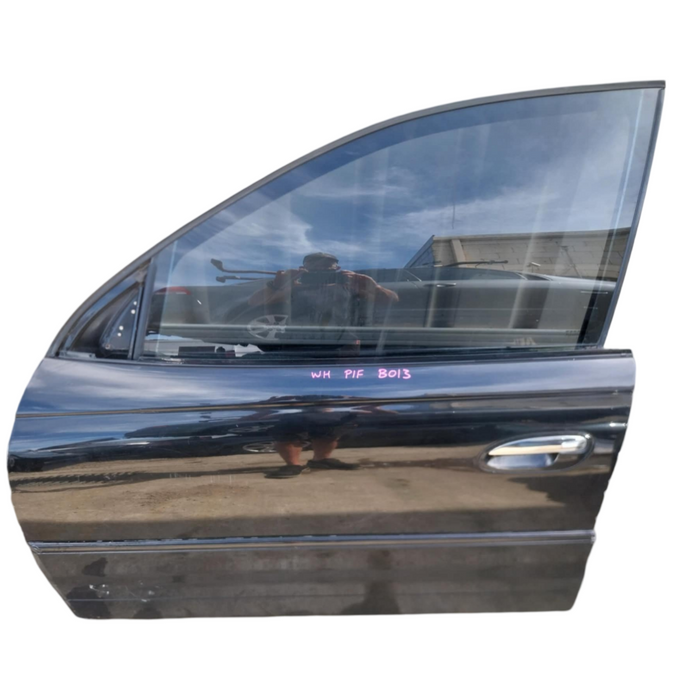 B013 - WH STATESMAN - DOOR PASSENGER FRONT - BLACK