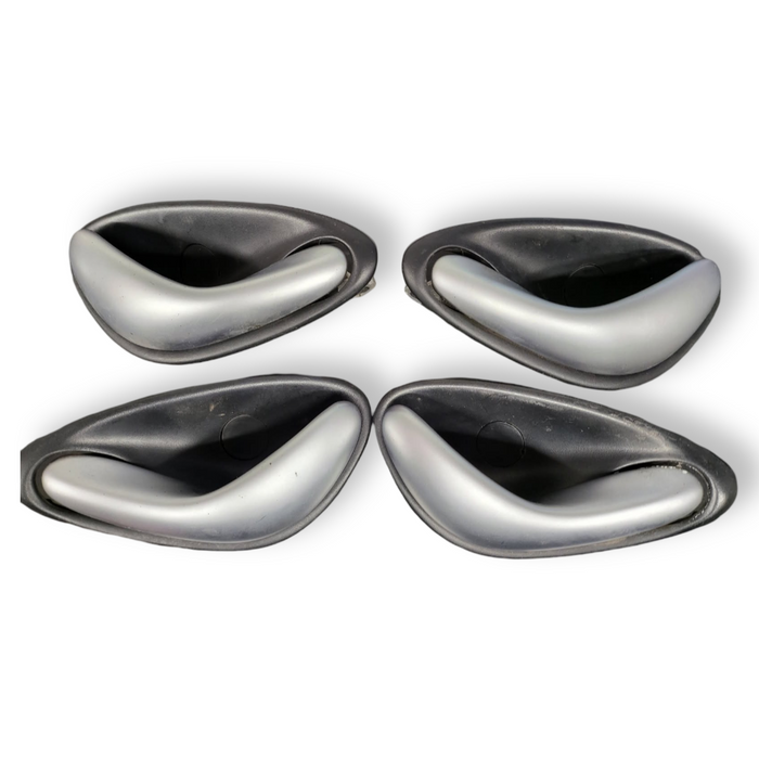 A059 - VT-VZ - Interior door handles