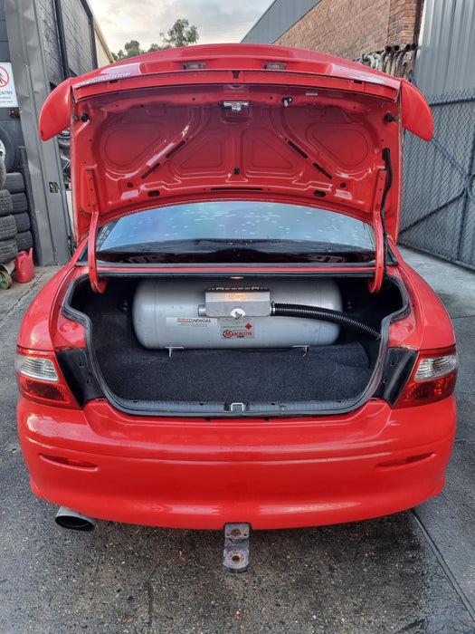 A206 - VX HOLDEN COMMODORE SEDAN - BOOTLID - WITH WING PAINT CODE - RED HOT #F143