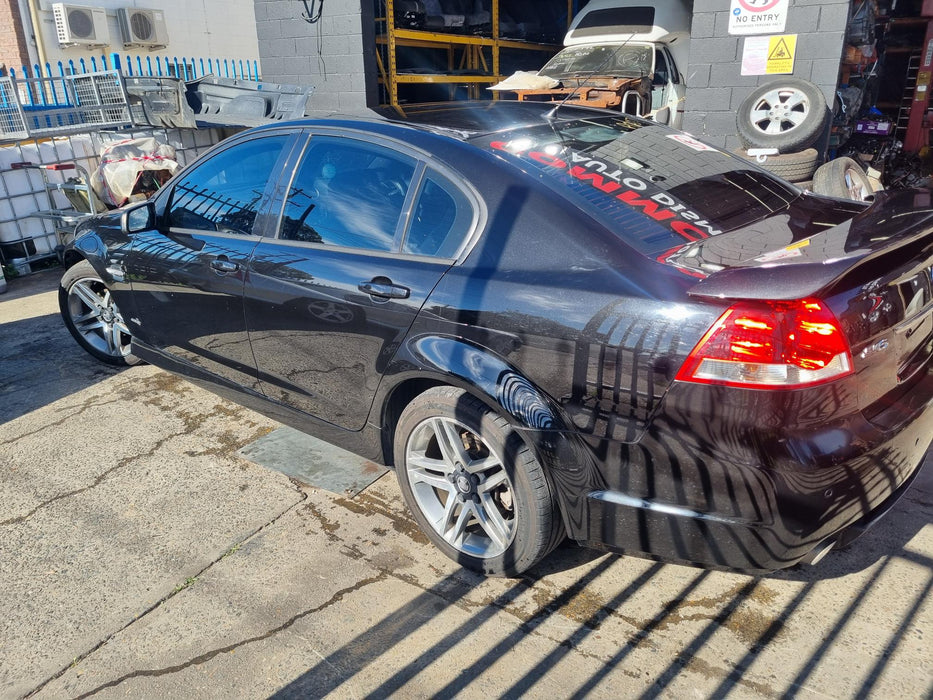 A207 - VE HOLDEN COMMODORE Sedan SV6 II - Bootlid with Wing - PHANTOM BLACK #690F