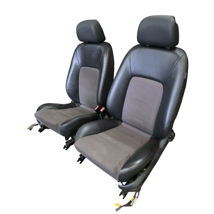 VE SV6 COMMODORE - Front Seat (PAIR)