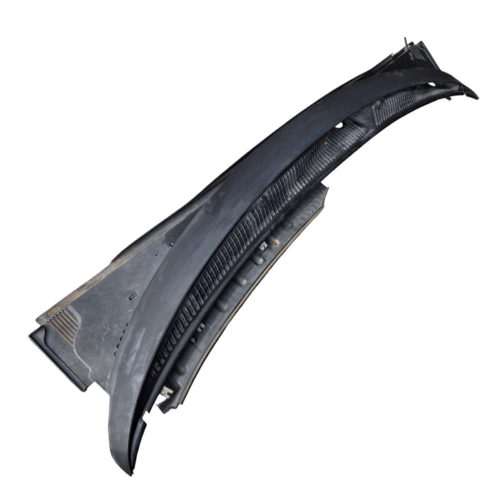 A205 - VZ ADVENTRA WAGON - Wiper Cowl