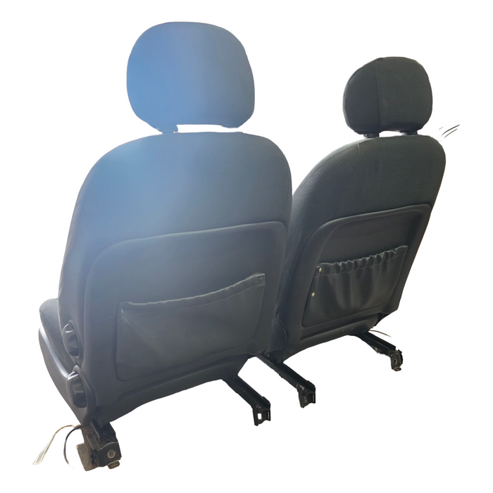 A205 - VZ ADVENTRA WAGON - Seats (FRONT PAIR)