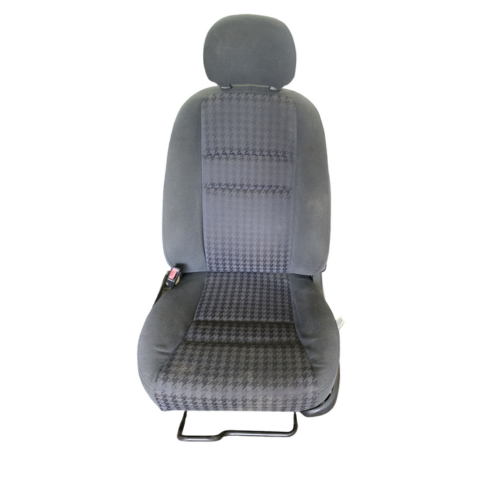 A205 - VZ ADVENTRA WAGON - Seats (FRONT PAIR)