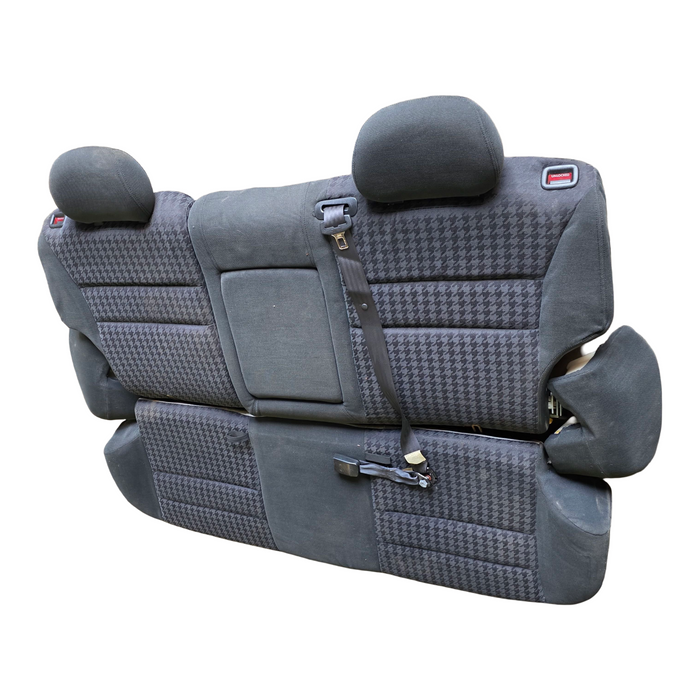 A205 - VZ ADVENTRA WAGON - Seats (REAR)