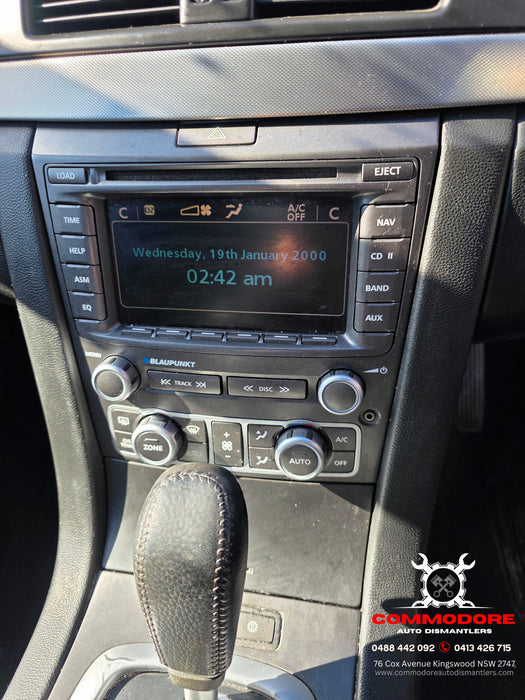 A267 - VE HOLDEN CALAIS / EQUIPE / BERLINA SERIES I - STEREO SURROUND TRIM