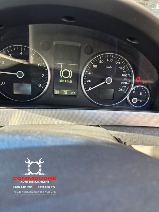 A267 - VE HOLDEN CALAIS (2006) SERIES I - CLUSTER LY7 V6 AUTO - 226, 463kms (LVL3 CBJ) P/N: 92198636